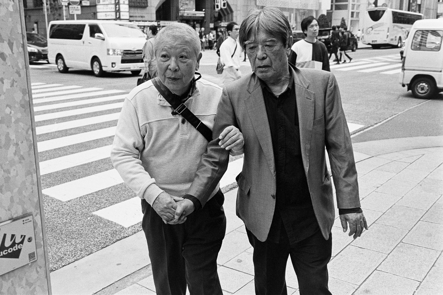 20170419 - Roll 131 - 031-Nick-Bedford,-Photographer-Black and White, Film, Ginza, Japan, Kodak Tri-X 400, Leica M7, Rodinal, Street Photography, Tokyo, Voigtlander 35mm F1.7 Ultron Asph.jpg