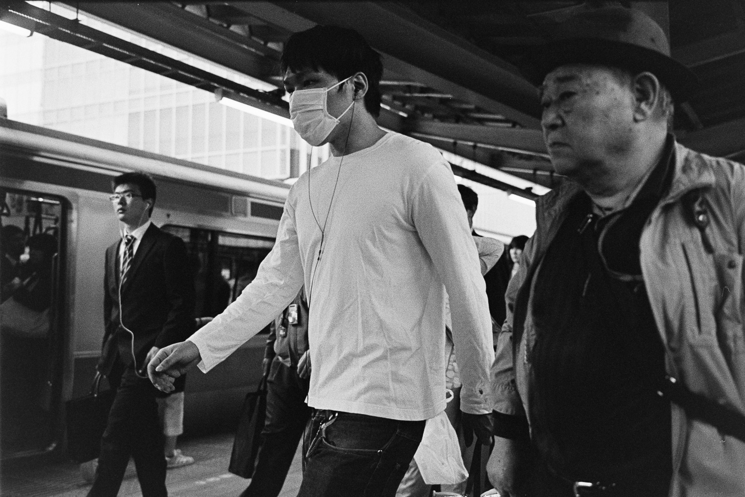 2017-04-22 - Roll 132 - 013-Nick-Bedford,-Photographer-Black and White, Film, Japan, Kodak Tri-X 400, Rodinal, Street Photography, Tokyo.jpg