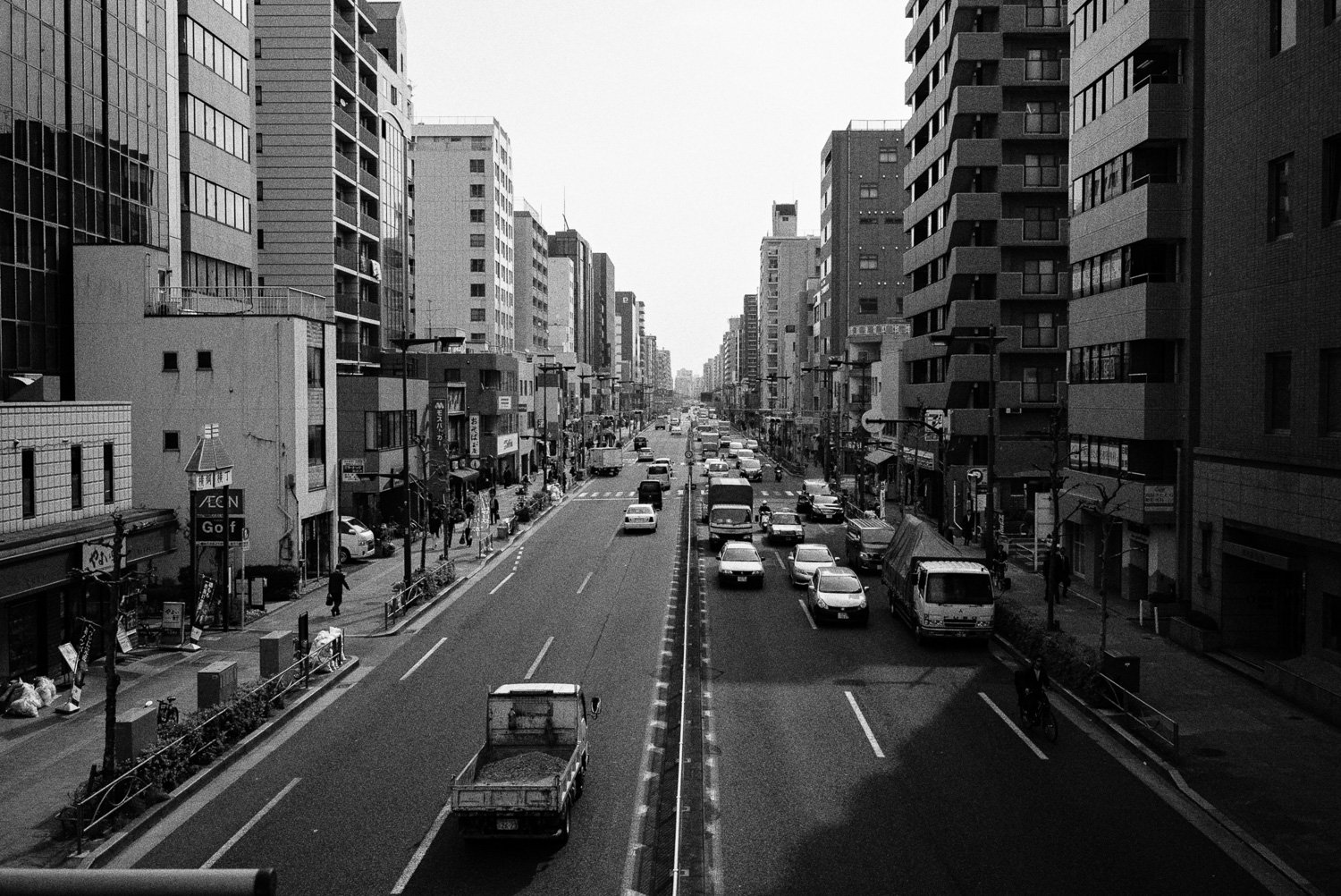 20170417_Japan_092938_Edit-Nick-Bedford,-Photographer-Black and White, Japan, Leica M Typ 240, Ryogoku, Tokyo, Voigtlander 35mm F1.7 Ultron Asph, VSCO Film, West End Camera Club.jpg