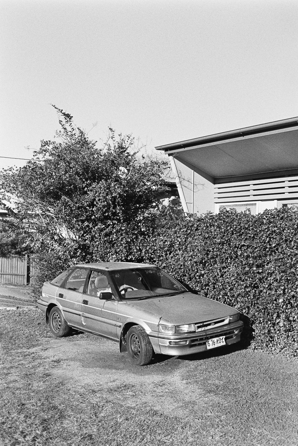 There's something about the effect Kodak Tri-X has on this kind of scene.