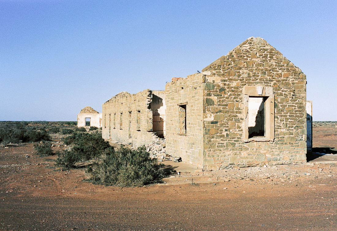  Ruins along the Stuart Highway in South Australia. 