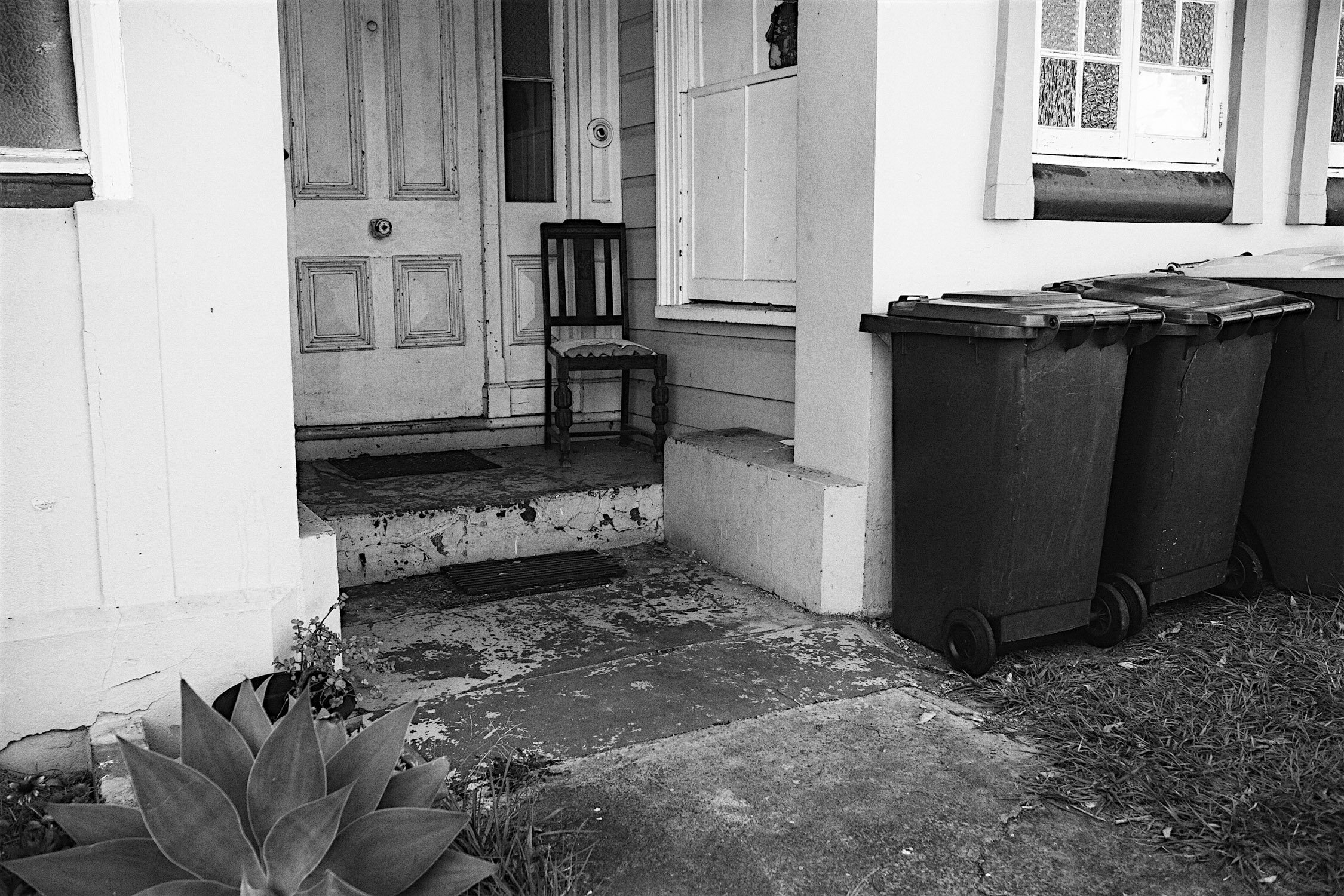 20220619 - Street - 091037-Edit-Nick-Bedford,-Photographer-Black and White, Fujifilm 23mm F2, Fujifilm X-Pro3, Street Photography, West End.jpg