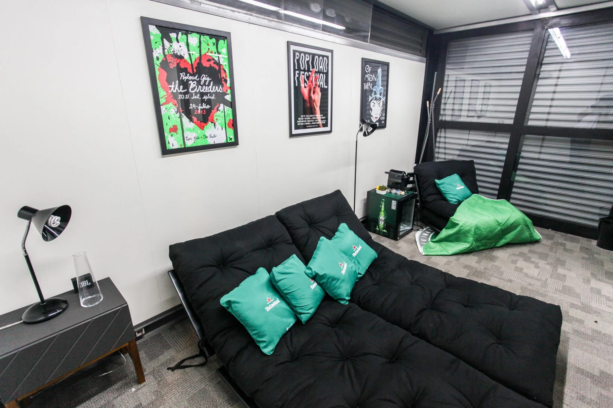 hotel pop-up
