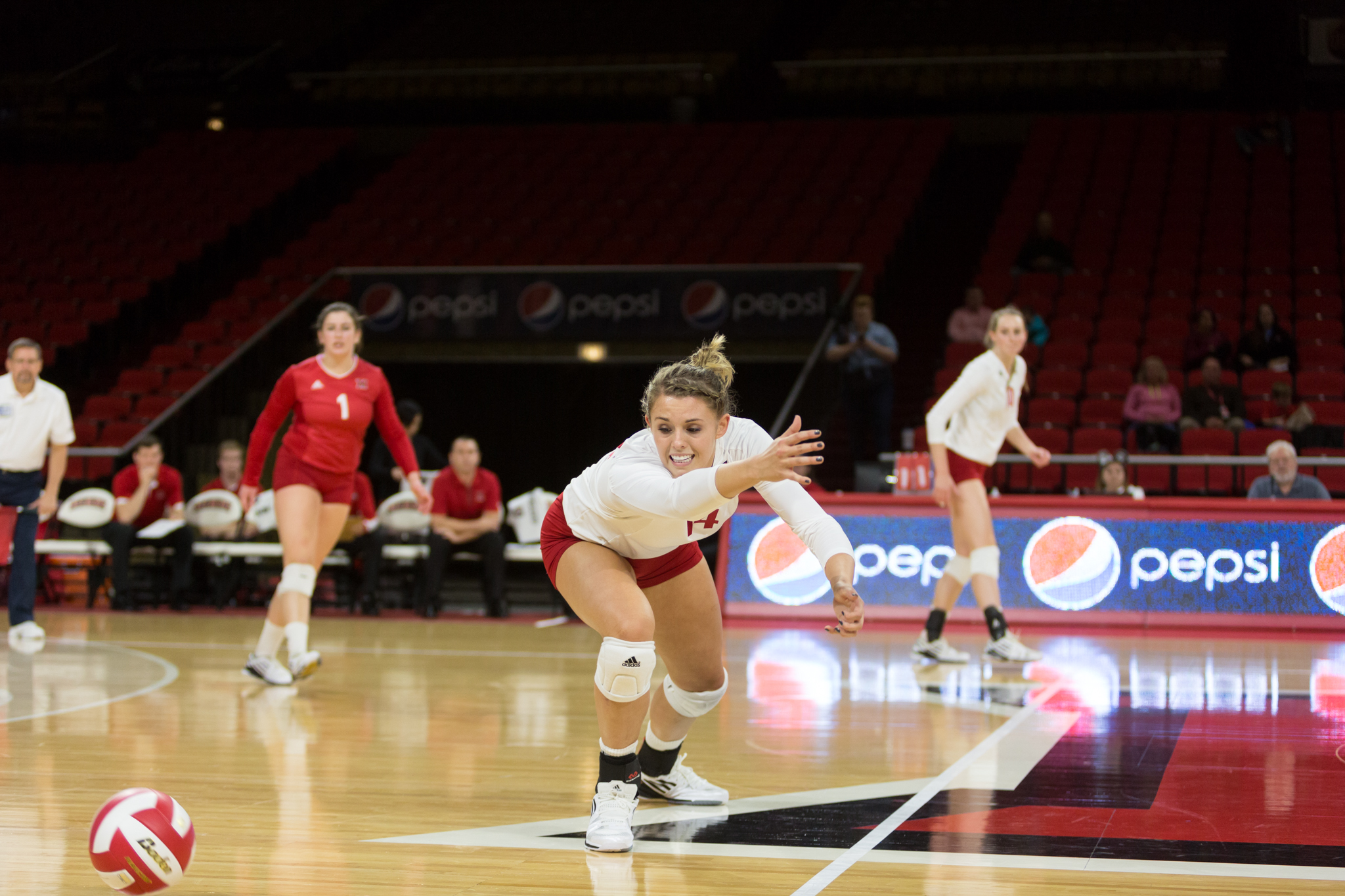 D4215 Volleyball vs Buffalo