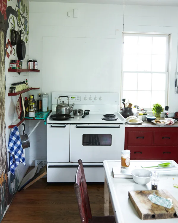 Carpe Diem et Sconem! A little travelogue and some recipes for summer inspiration from our magical trip to Small Point, Maine. Each day begins and ends at the kitchen table.