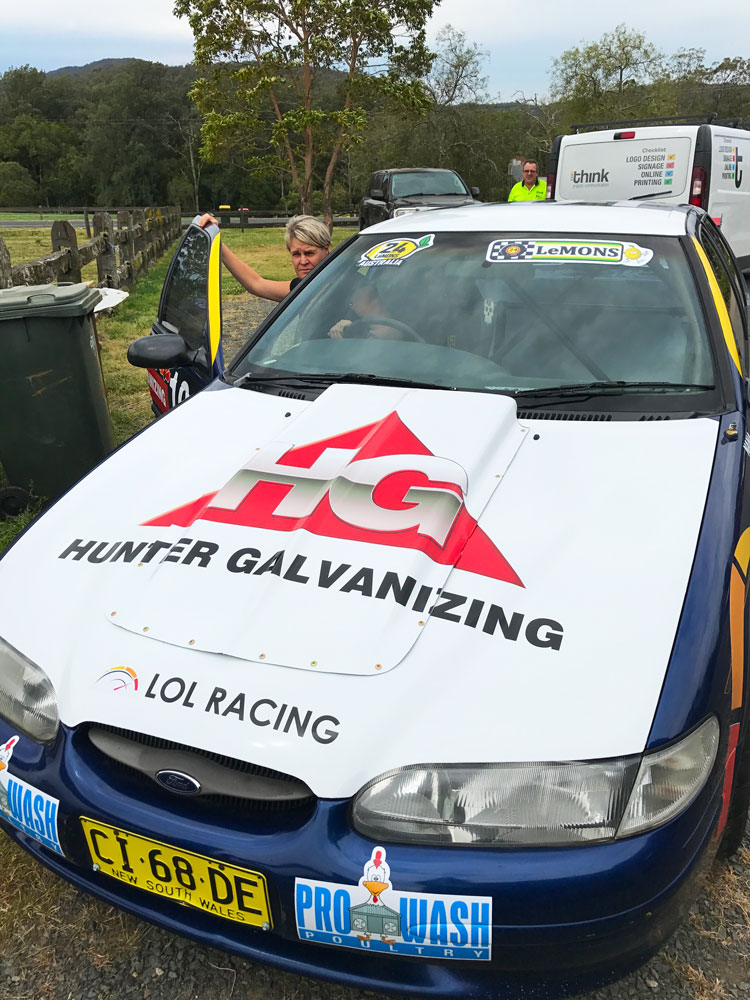 think-racing-sponsor-car-lemons-24-signs-bonnet.jpg