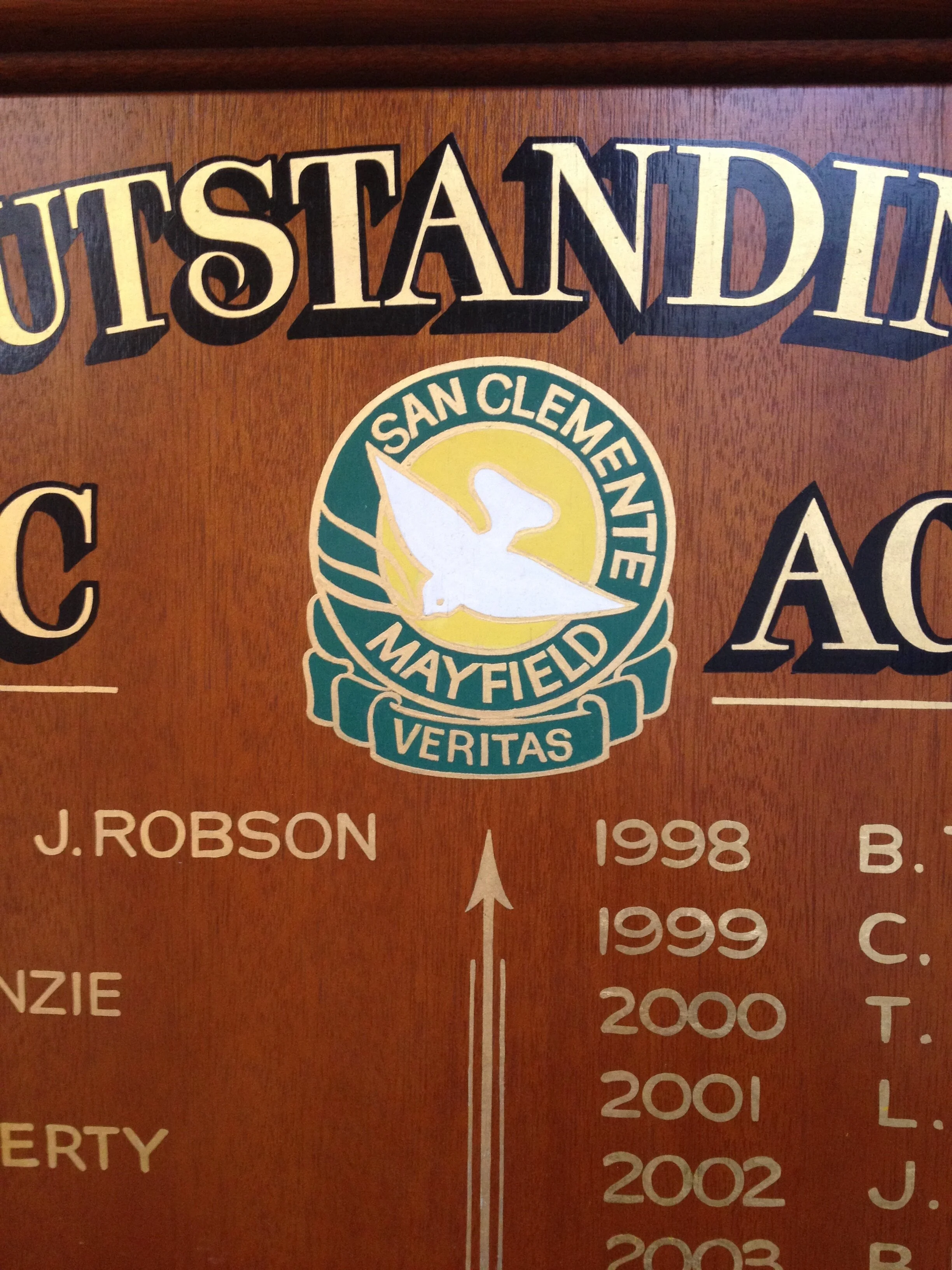 honour board crest.JPG