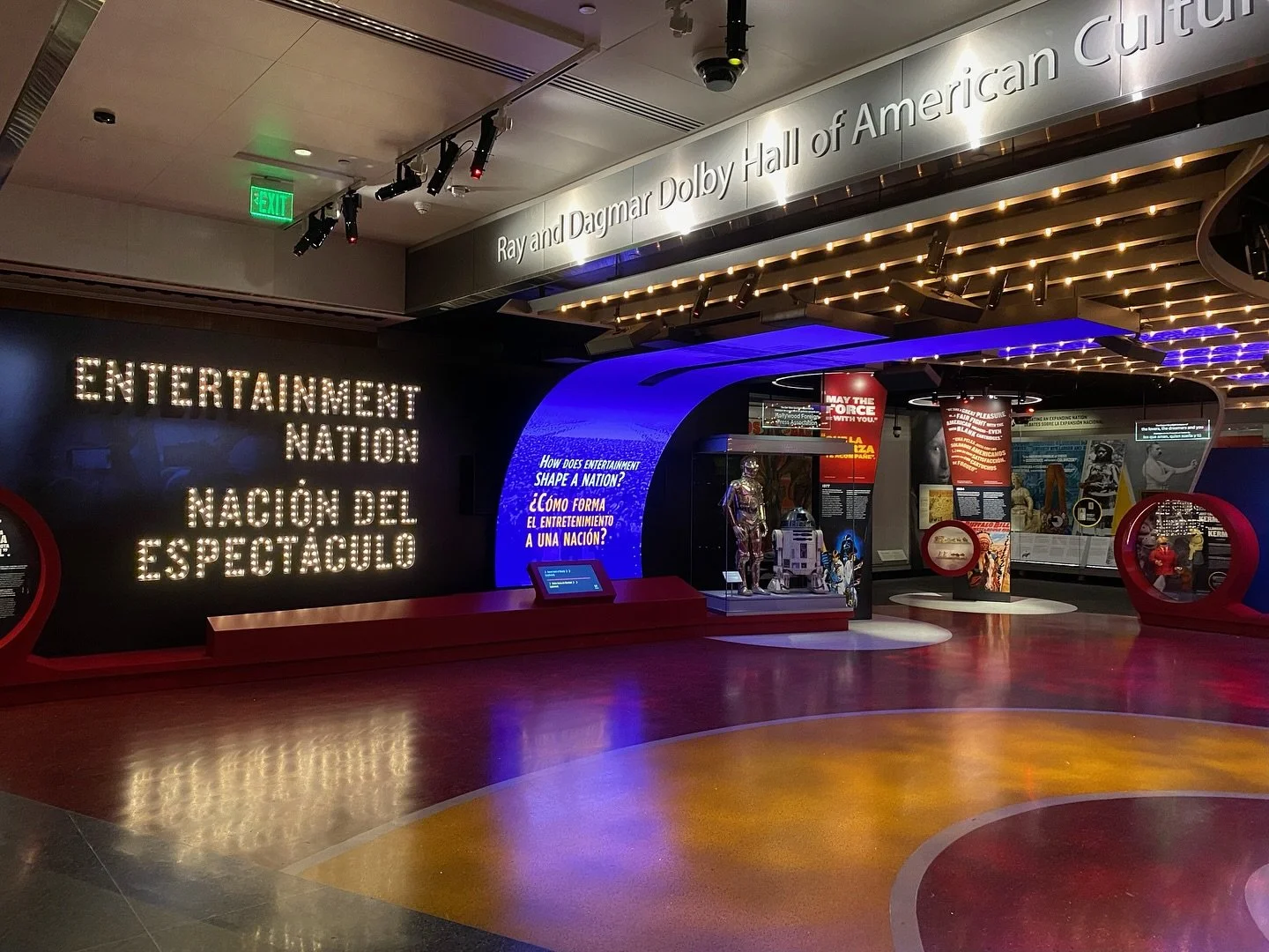Entertainment Nation. Another iconic Smithsonian in the books. Loved how this turned out with the vibrant atmosphere in this exhibit. 

#museum #exhibition #entertenment #lovejob #smithsonian