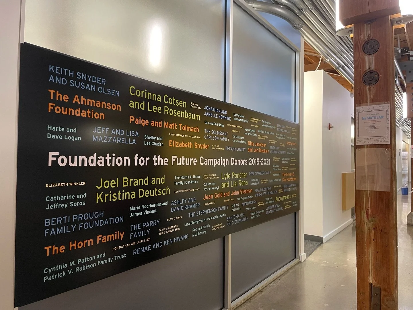 Starting off the new year strong. Finished this donor wall for a school in Los Angeles. Turned out amazing 😻 
Design by KBDA. 

#wildwood #graphics #production #artsy