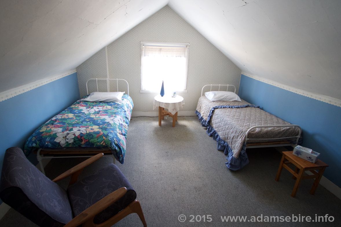 Attic bedroom 2 (two single beds)