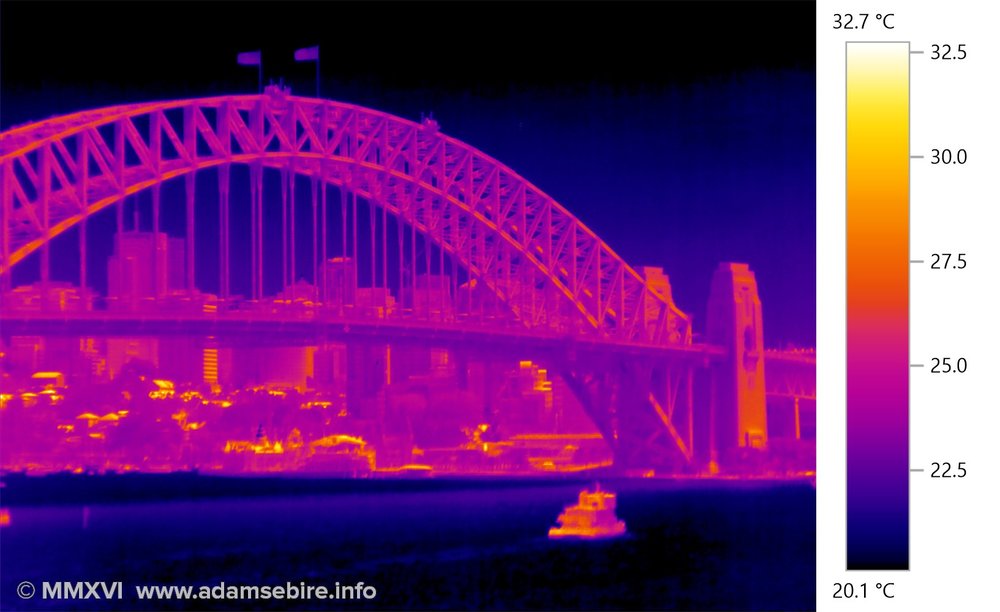 Thermographic heat image — Sydney Harbour Bridge — IR001521