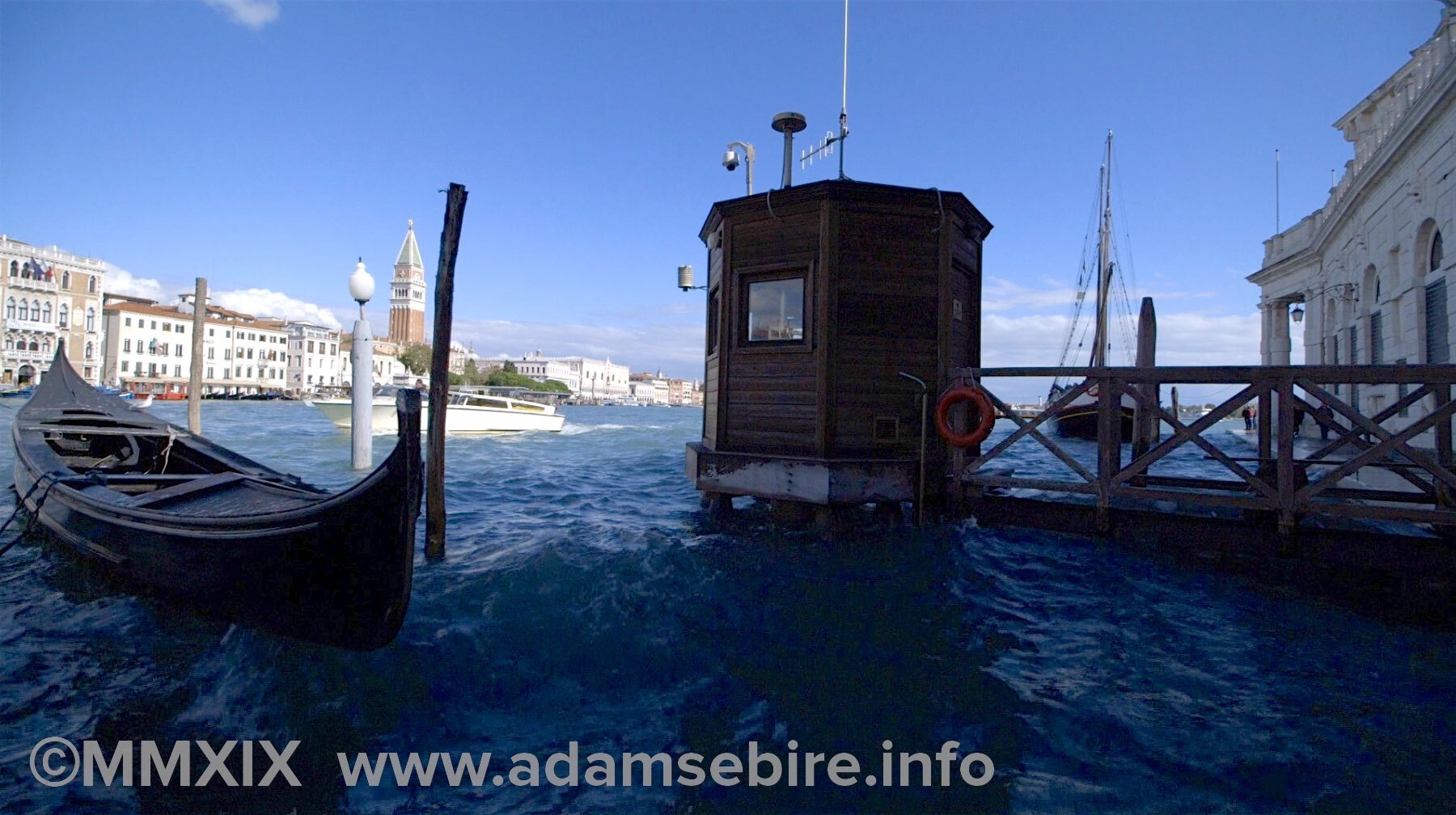Venice acqua alta flooding - official tide gauge measurement.jpg