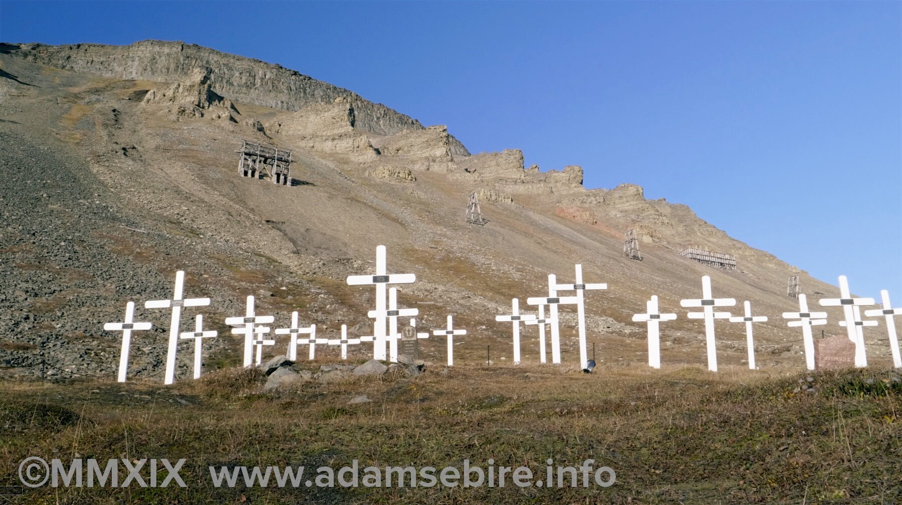 Longyearbyen memorial to miners killed.jpg