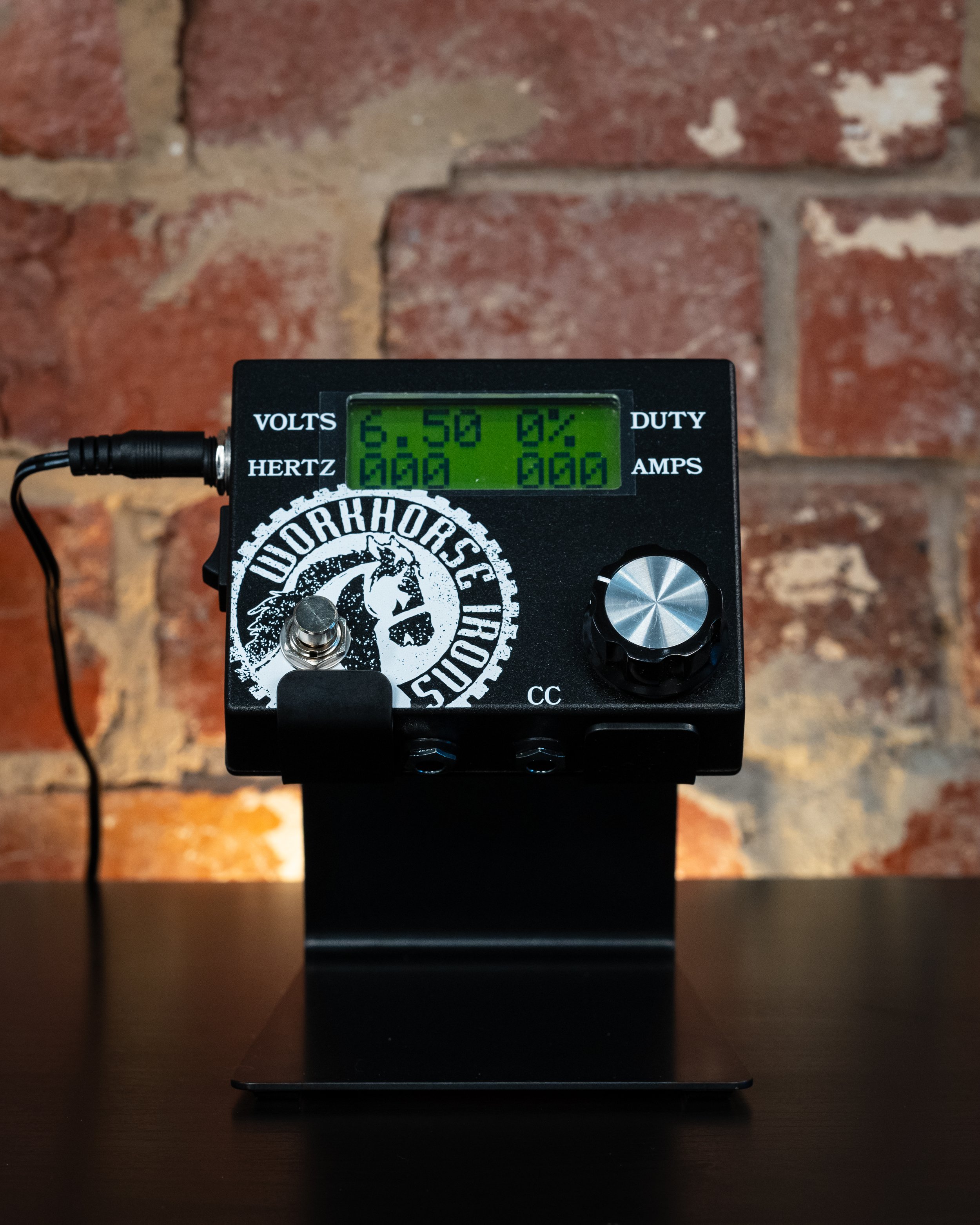 Deluxe Workhorse Metered Power Supply | Black
