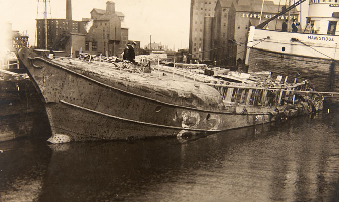LV82BuffaloAfterSinking.jpg