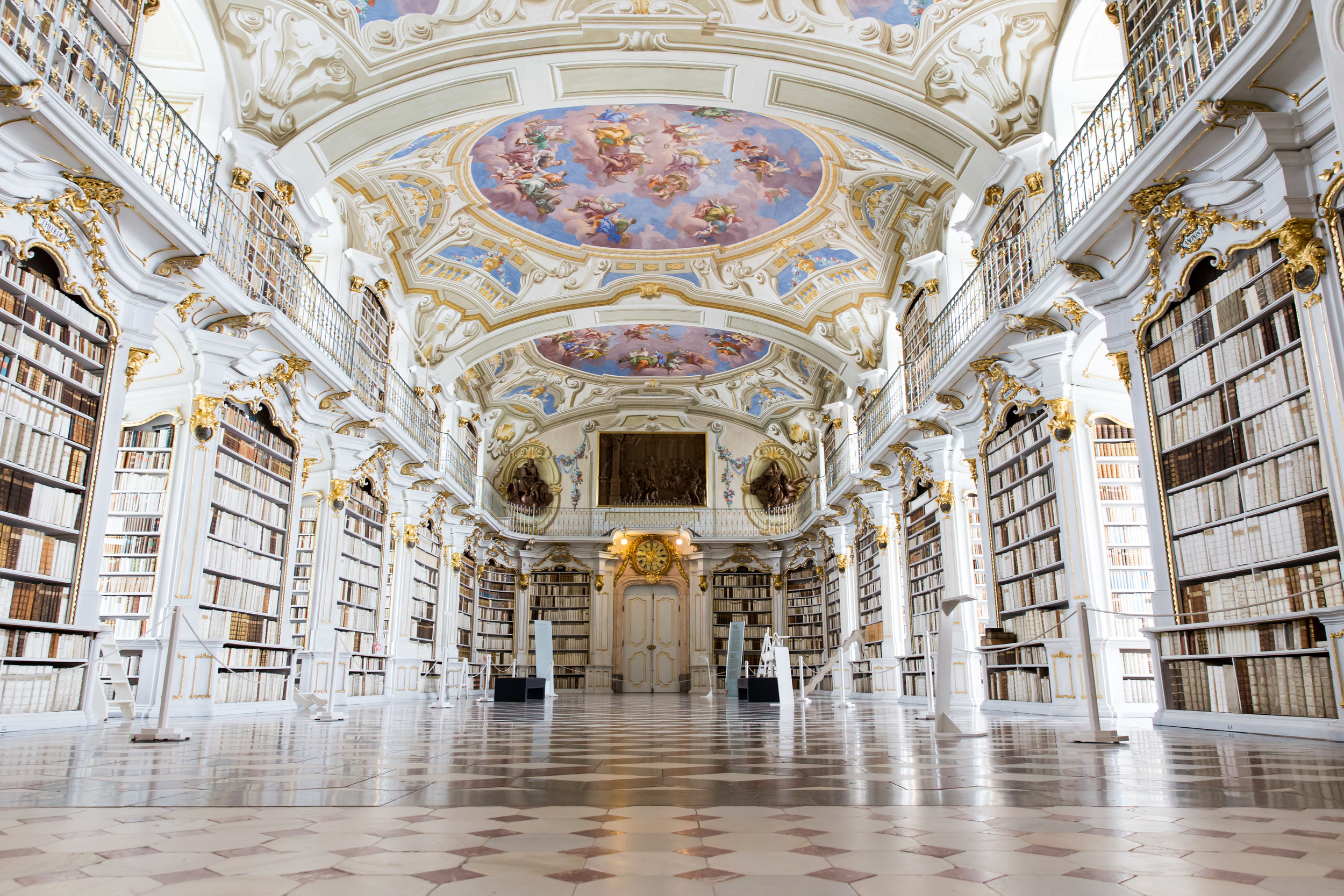 Canon 6D mit Canon 24-70/2.8 Zoom bei 24 mm; ISO 1600; f/5.6; 1/30 sec