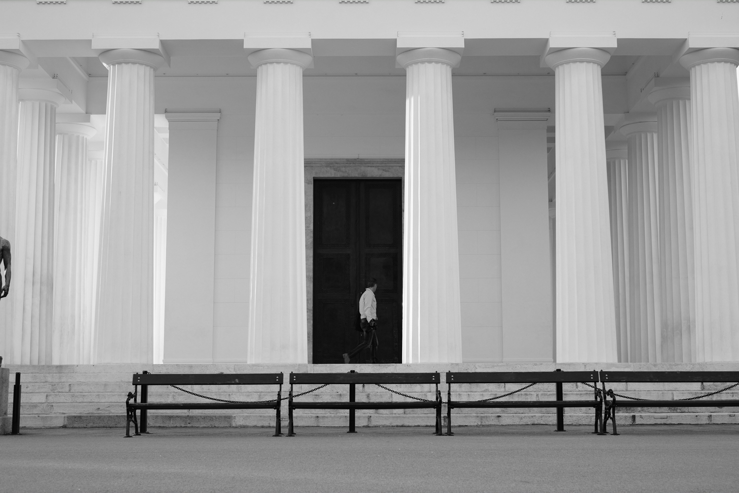 Fuji X-Pro1 + XF 35mm F1.4 R @ ISO 200; f/4.0; 1/125sec