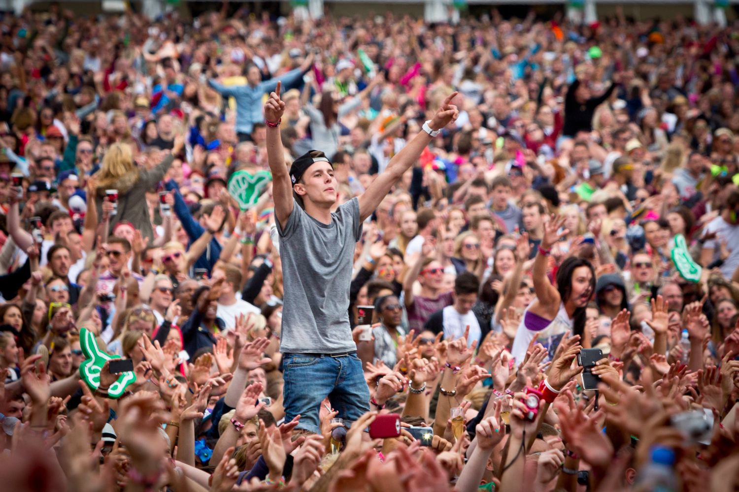 CROWD-65.JPG
