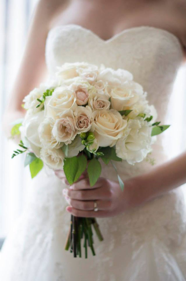 white rose bridal bouquet.jpg