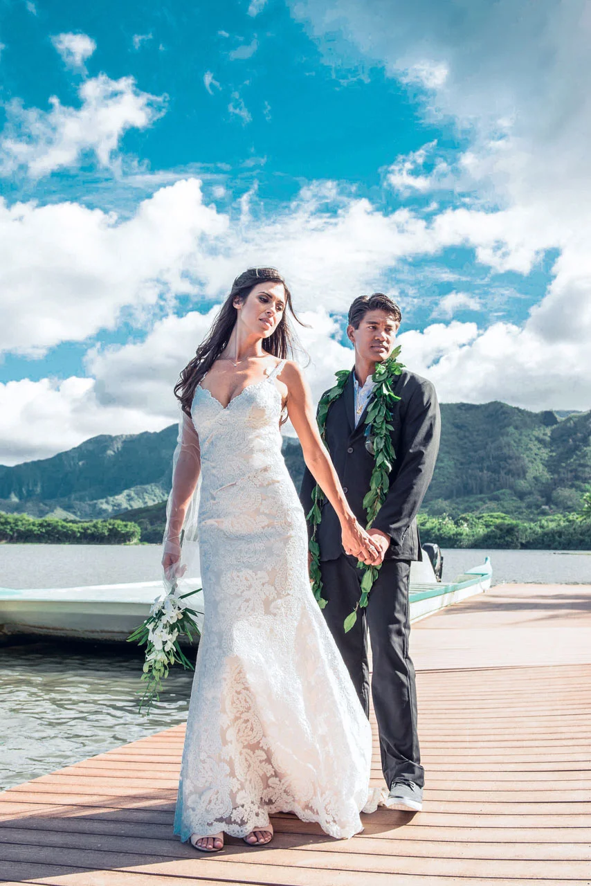 wedding-couple-kualoa-ranch-molii-garden.jpg