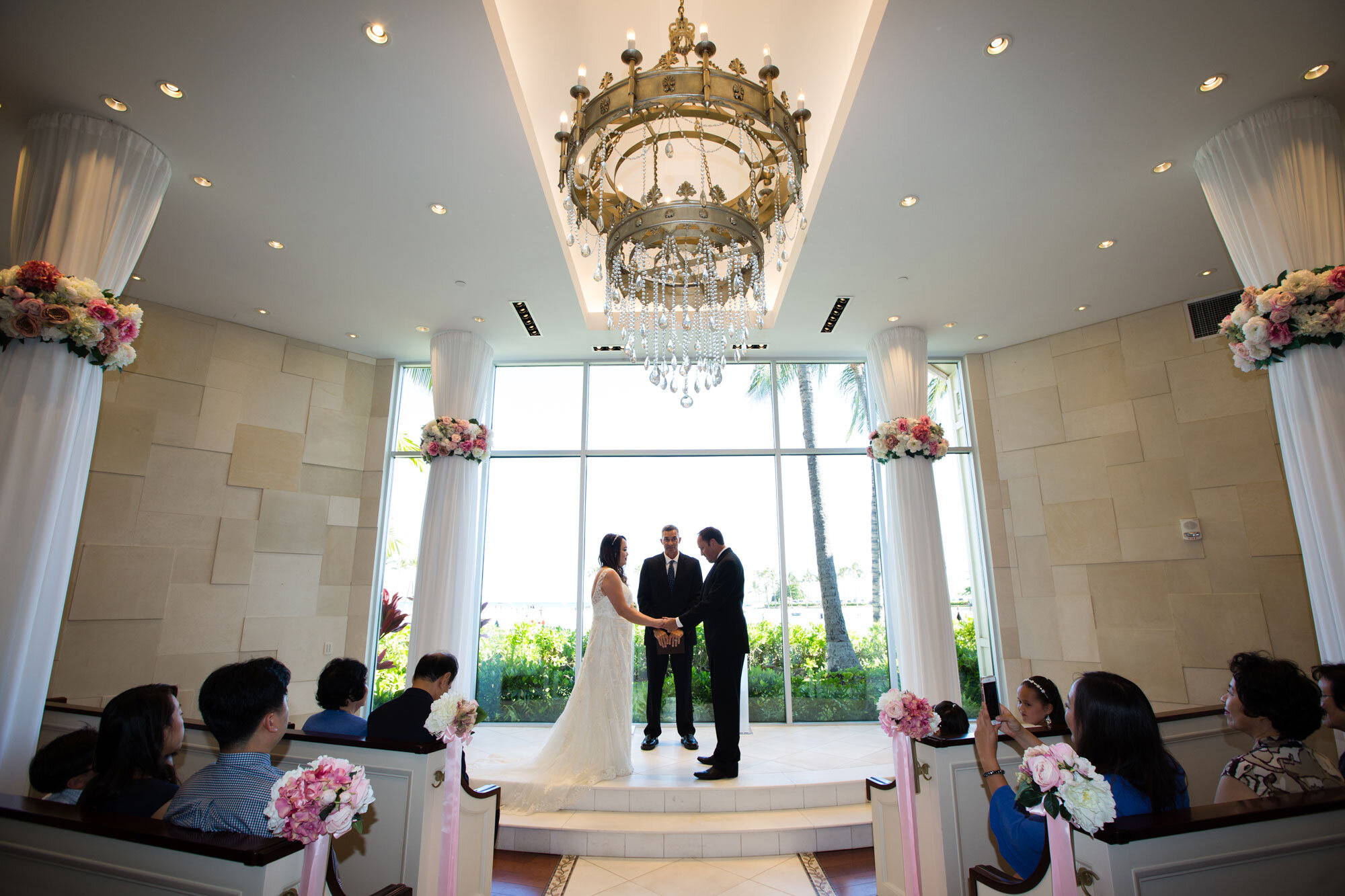 intimate-wedding-at-white-beach-chapel-wedding-venue-waikiki.jpg