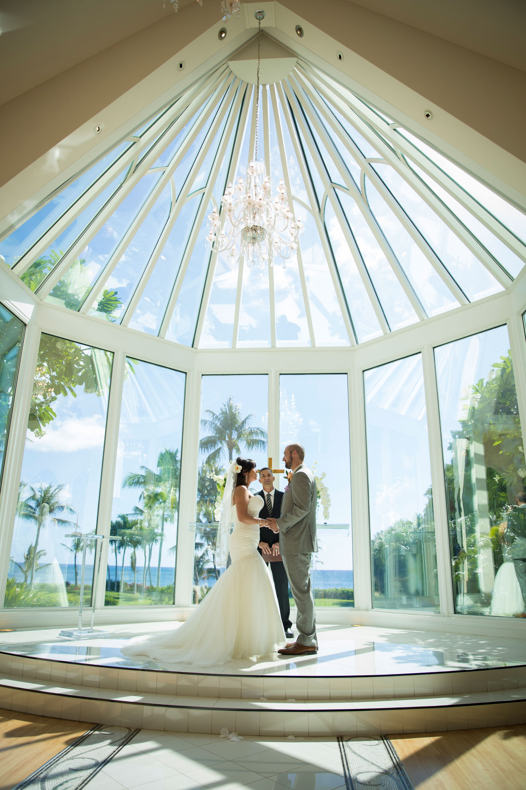 gorgeouse-chapel-to-get-married-at-in-hawaii.jpg