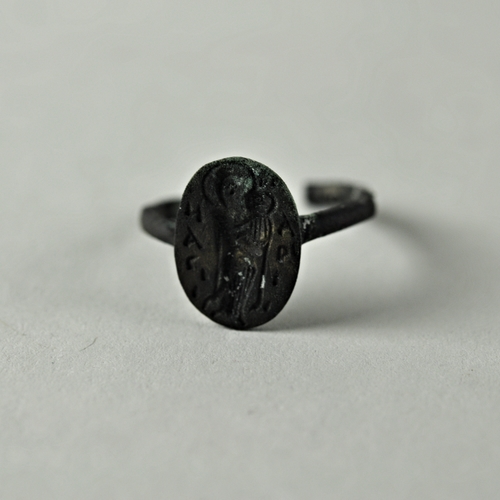 View of the inscribed bezel.