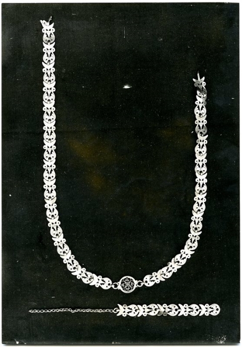  The necklace as it was found in 1930. 
