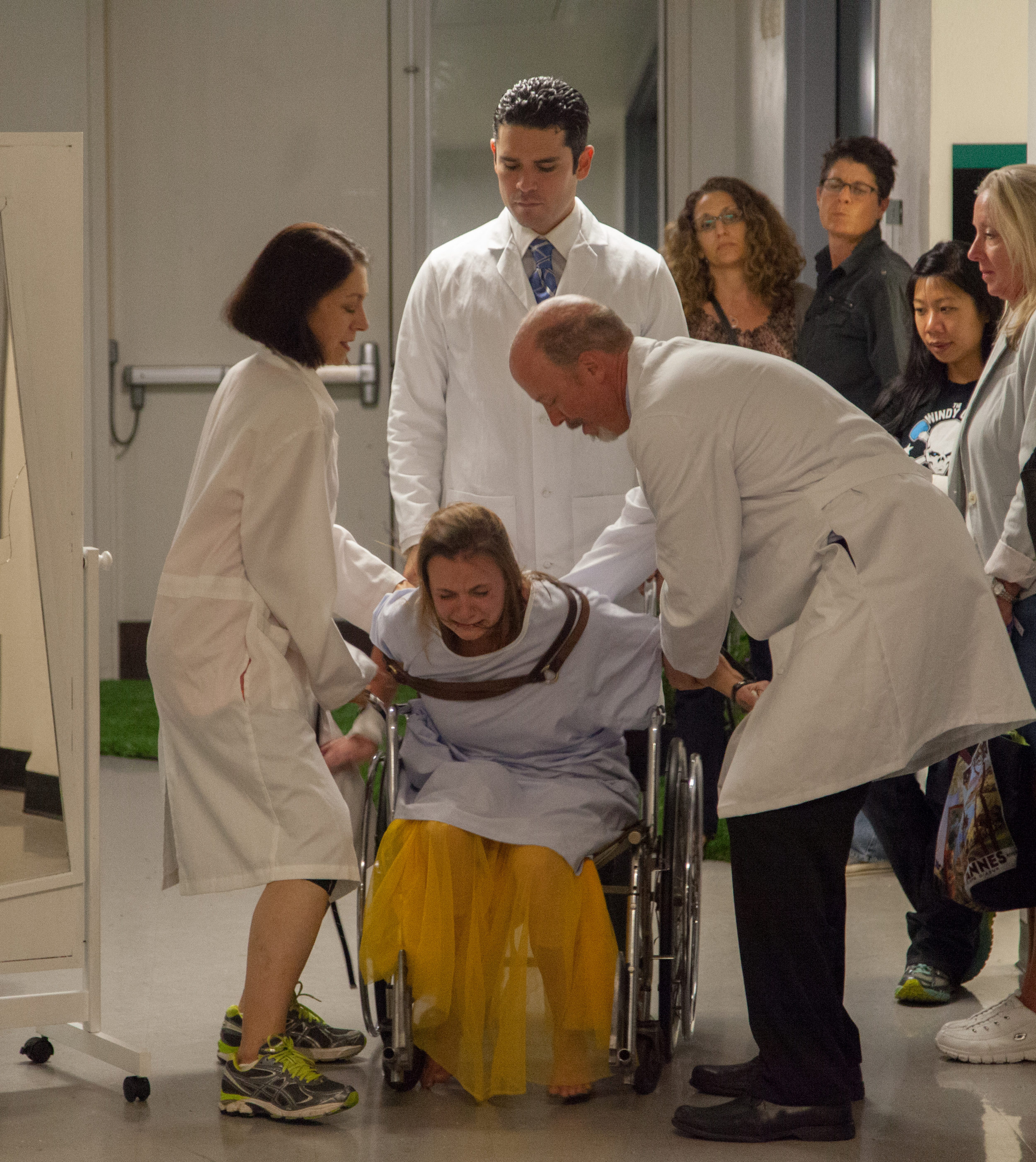 Ophelia (Jenny Grober) imagines that the doctors who are institutionalizing her are Polonius (Mike Sears), Gertrude (Eva Barnes) and Claudius(Jorge Rodriguez).