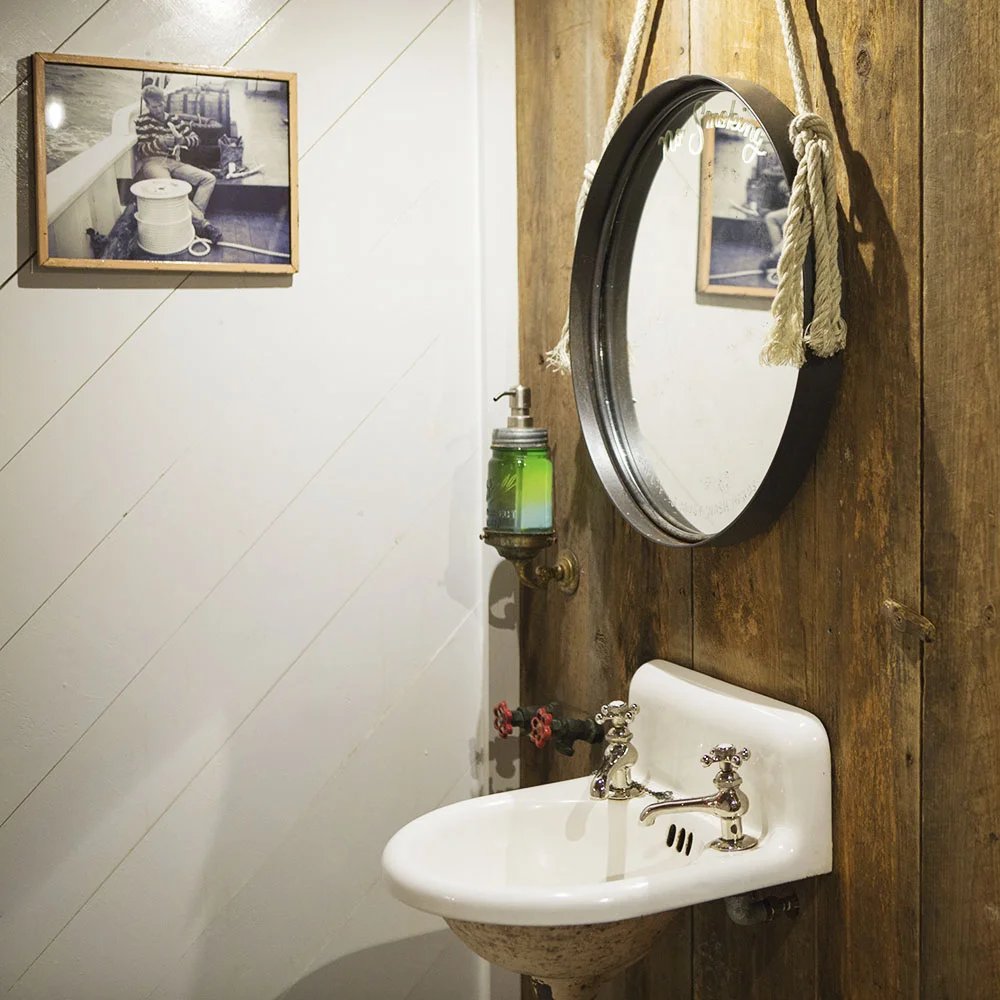 Bathroom-Grand-Banks.jpg