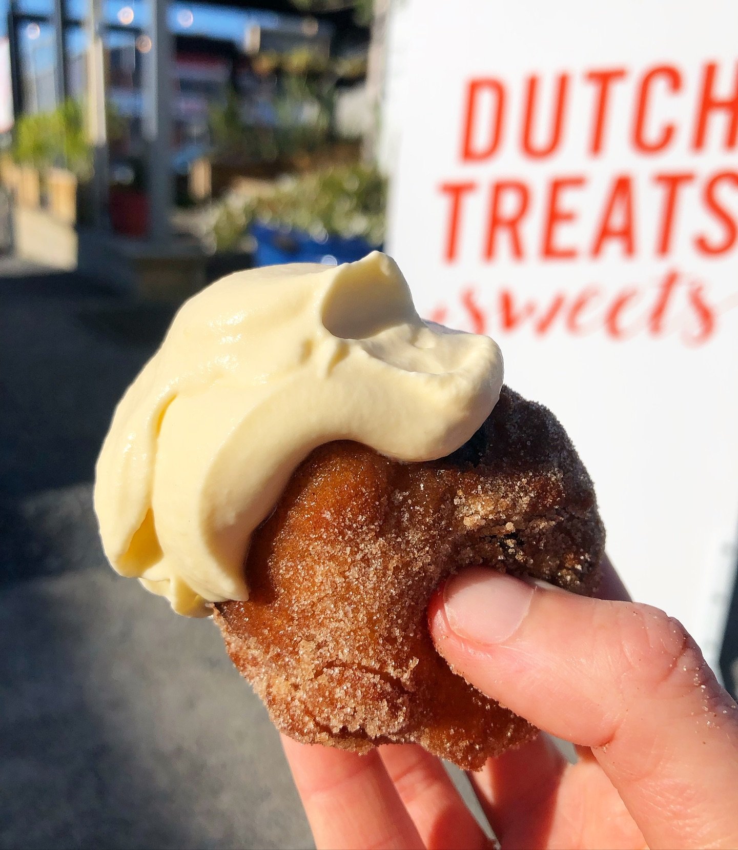 Kāpiti, it&rsquo;s your turn!

Oliebollen are on the menu for this Saturday. 9am till 12pm or sold out. 4a Sheffield St, Paraparaumu. 
We can&rsquo;t wait to see you! 

#montfoortnz #dutch #oliebollen #donuts