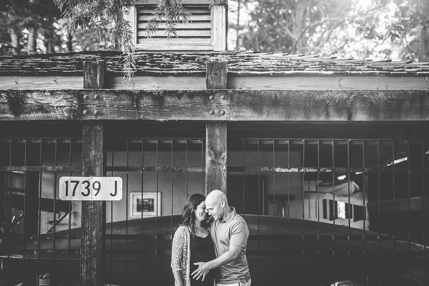 Lindsey&JustinMaternity-7_B&W.jpg