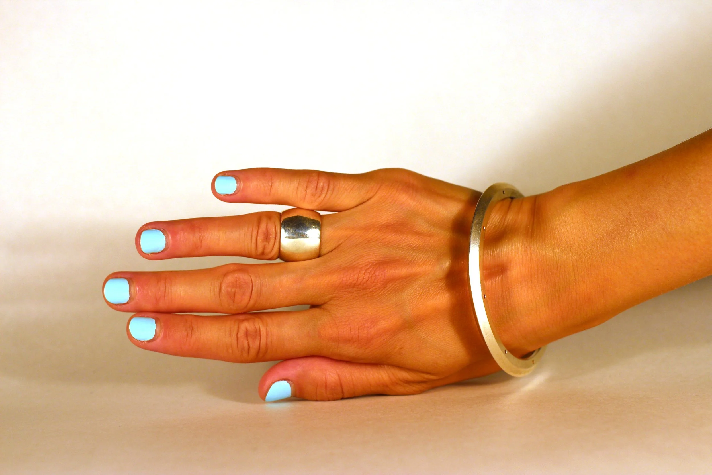Cocoon & Armour bangle (SILVER HP+SB_on hand).JPG
