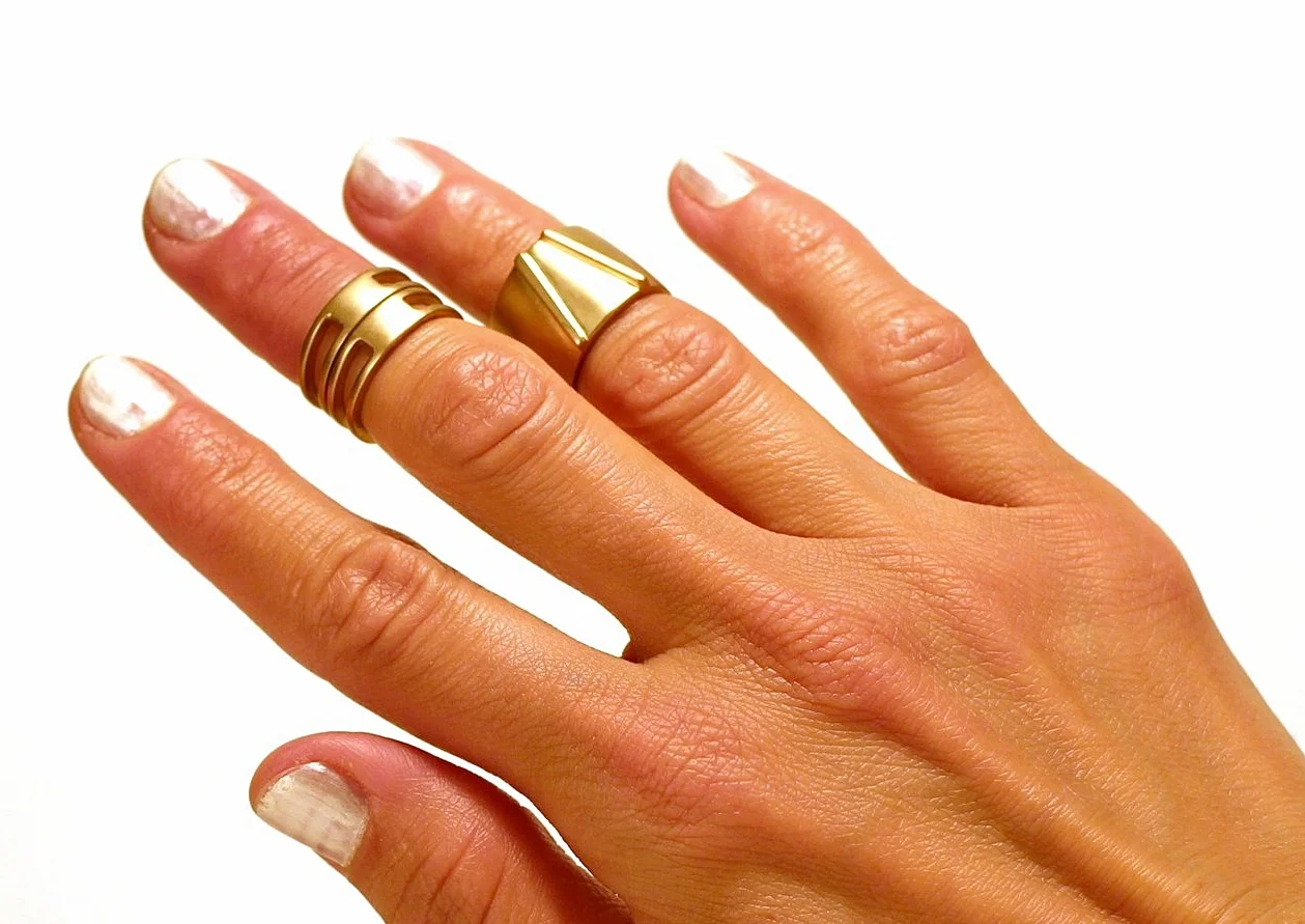 Gateway Ring & 2 Slices (on hand w flower)_2.JPG