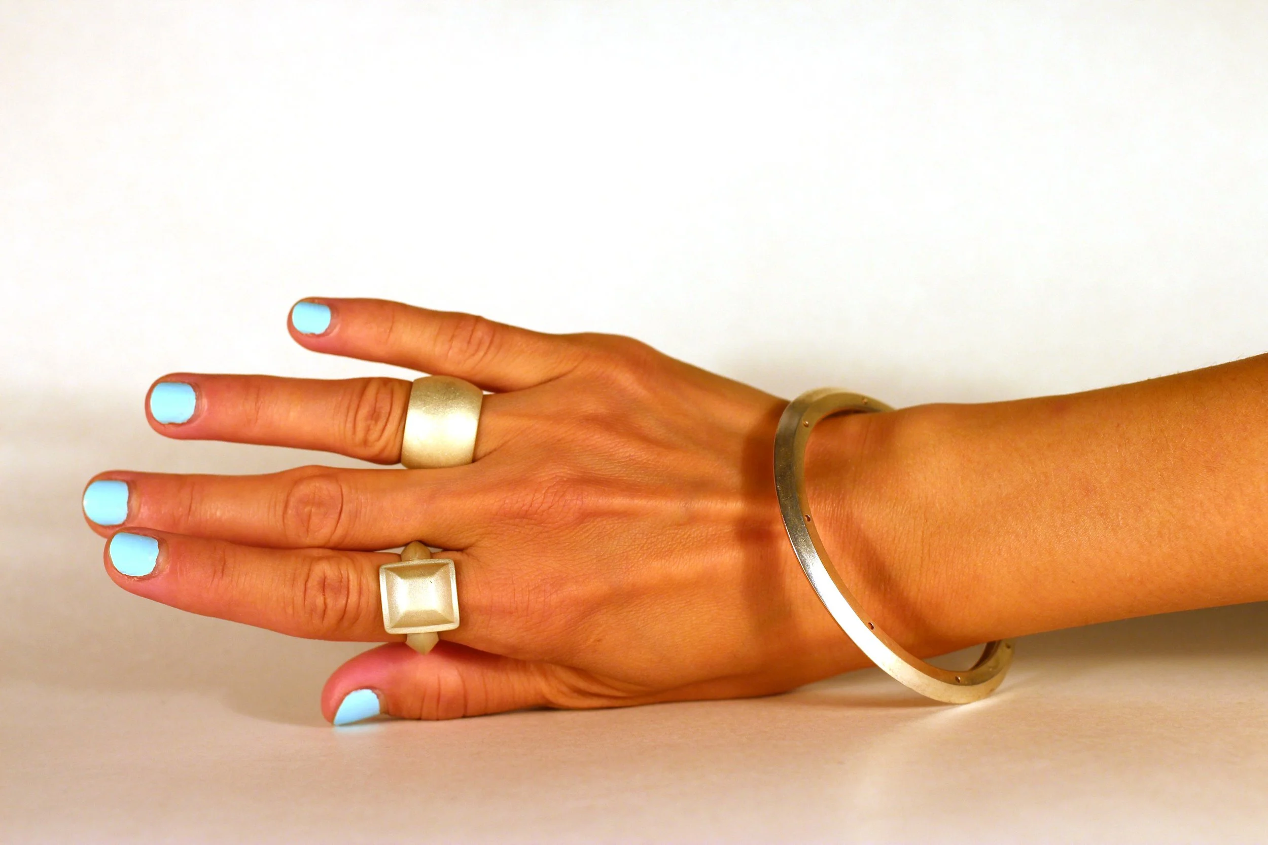 Cocoon+Aztec+Armour bangle (SILVER SB_on hand).JPG