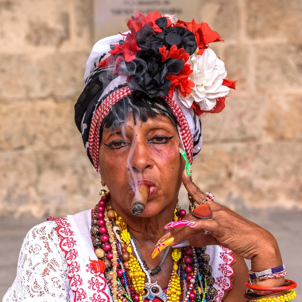 _DSC2869_CigarLadyNails_VerticalResponse.jpg