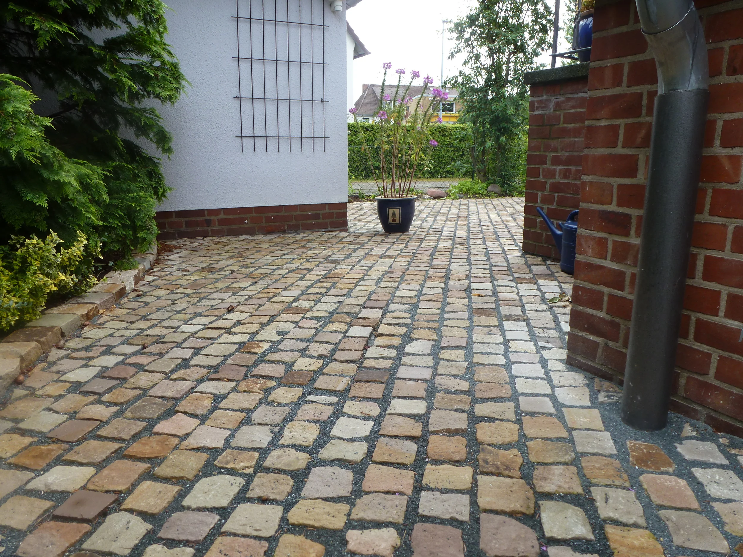 Einfahrt aus Werserhartsandstein (8).JPG