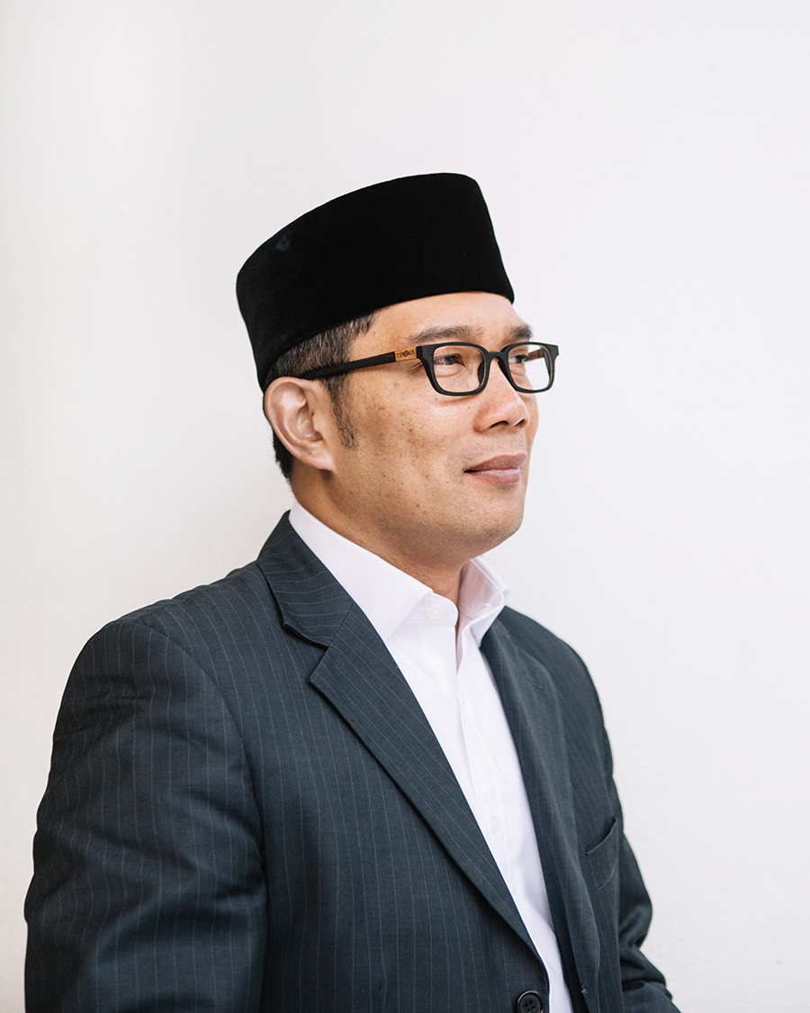  Ridwan Kamil, an Indonesian architect and politician. 