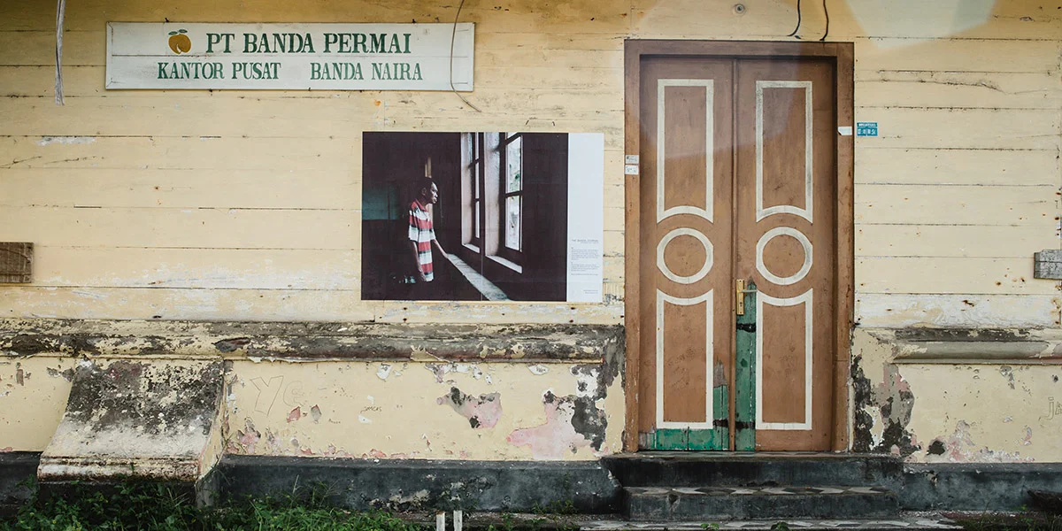 Pasting the image where it was taken in the first place.