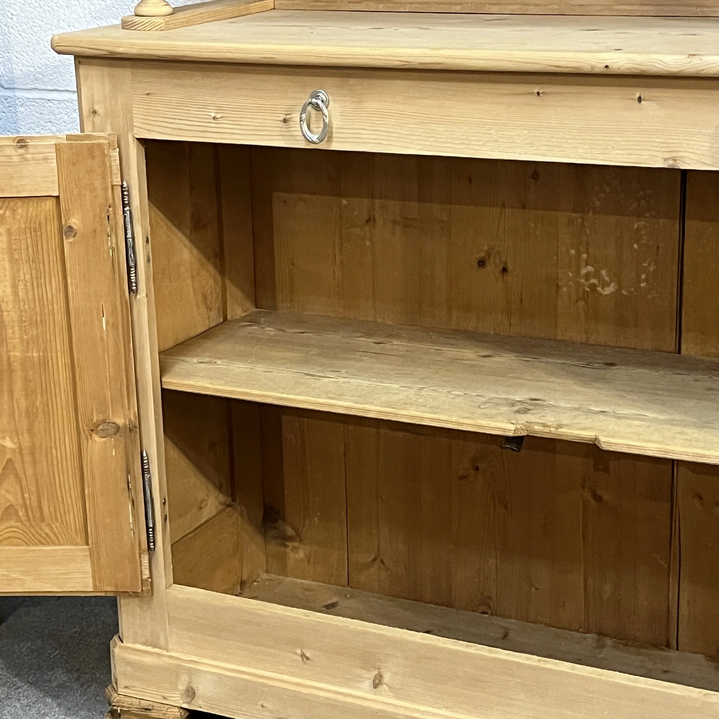 N3653H base cupboard interior with single shelf and doors open