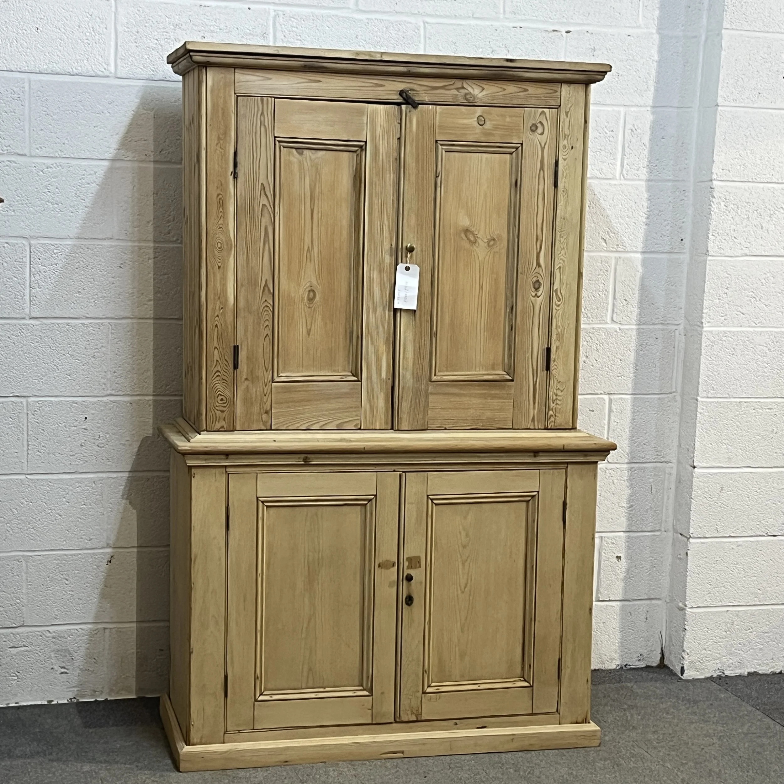 Large old pine cupboard N7809E full view with all doors closed