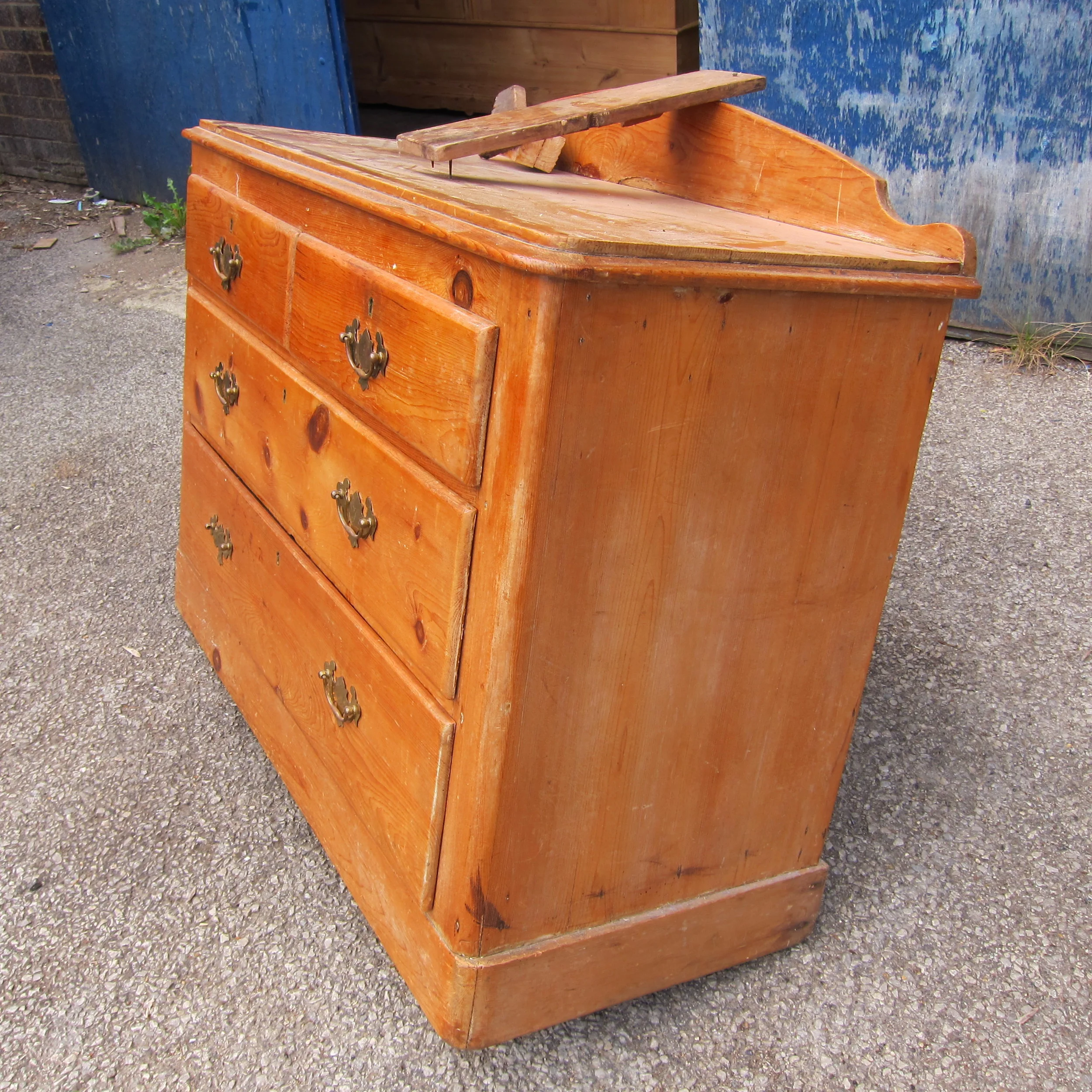 Drawers brass drop handles need repairing