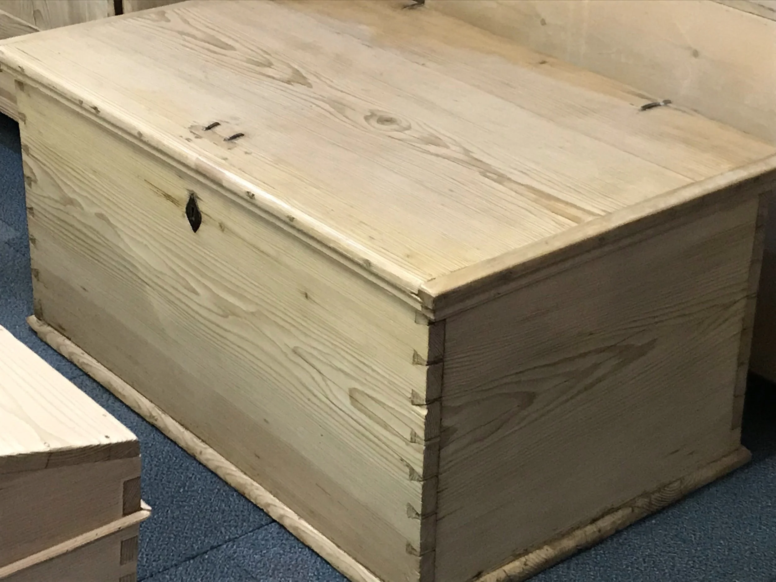 A box which has been waxed in a ‘Clear’ Briwax