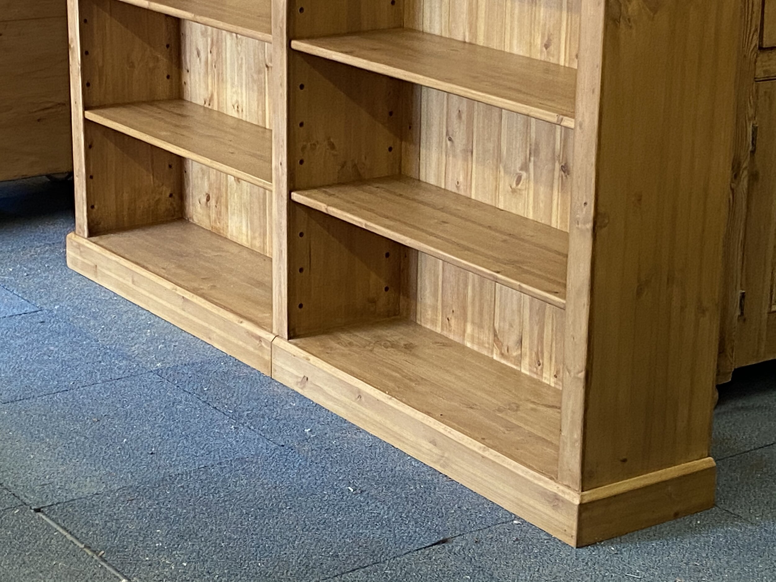 Pine bookcase which splits into 2 sections