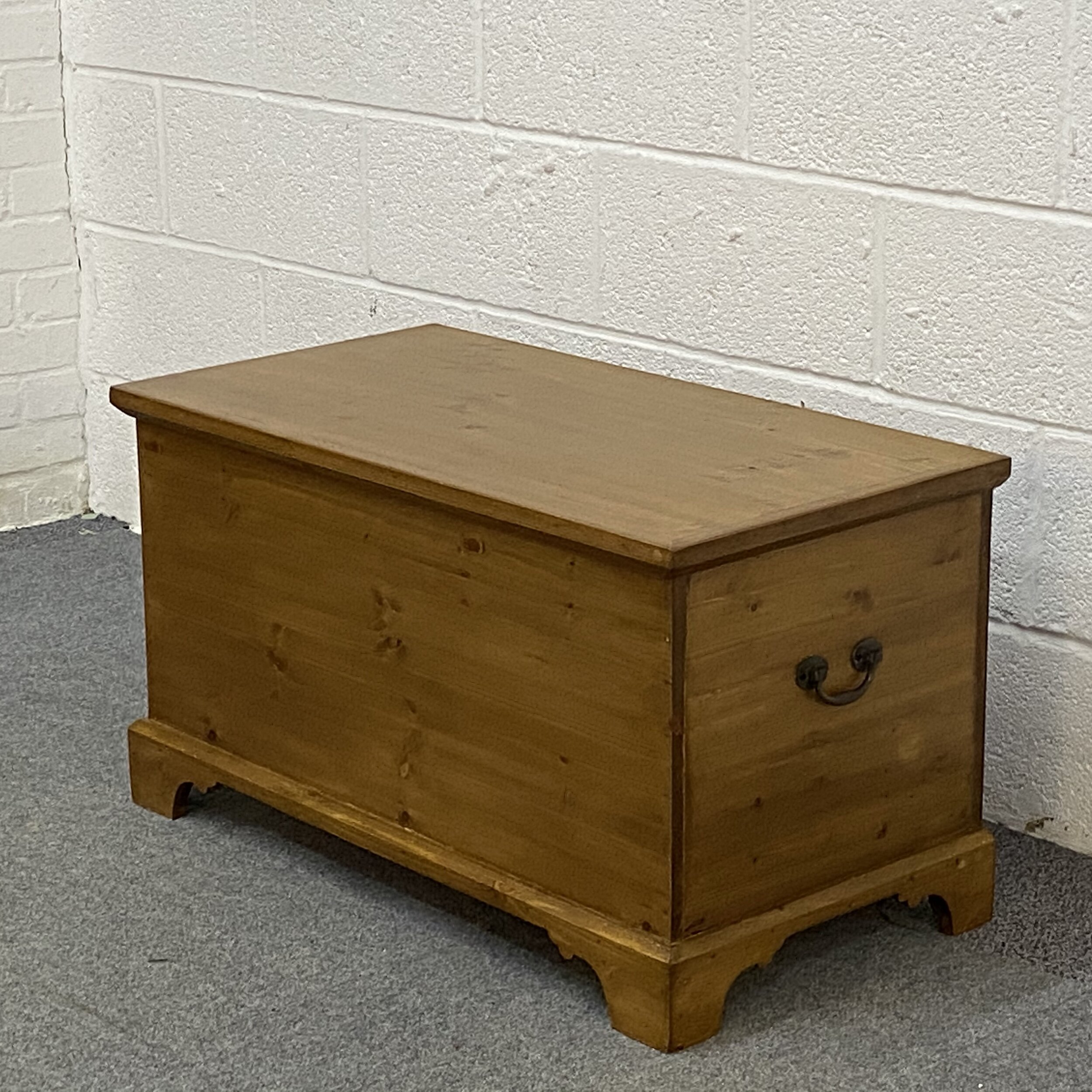 Pine box with carrying handles