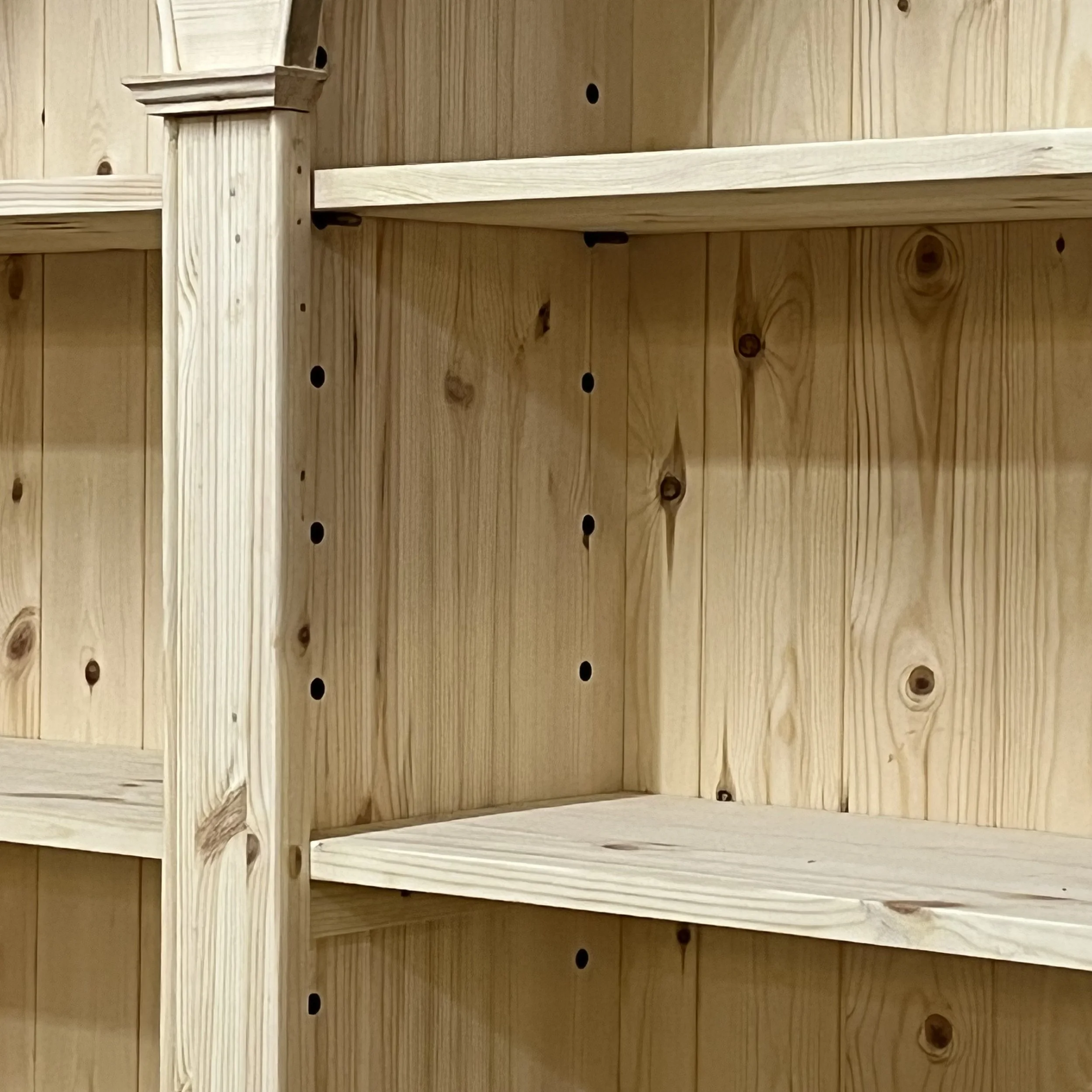 Pine bookcase with adjustable shelves