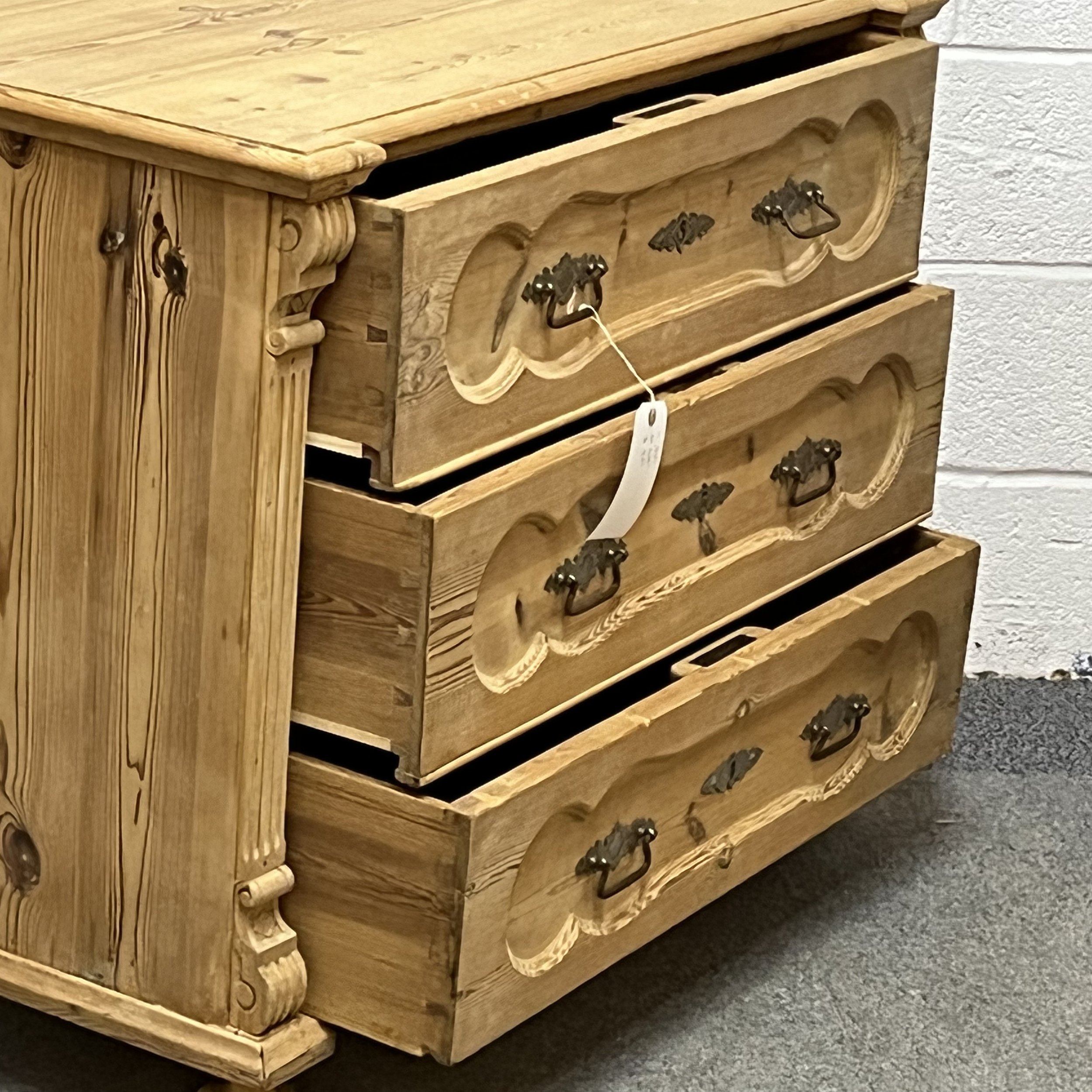 Beautiful Antique Pine Chest Of 3 Drawers (V2809B) — Specialists In