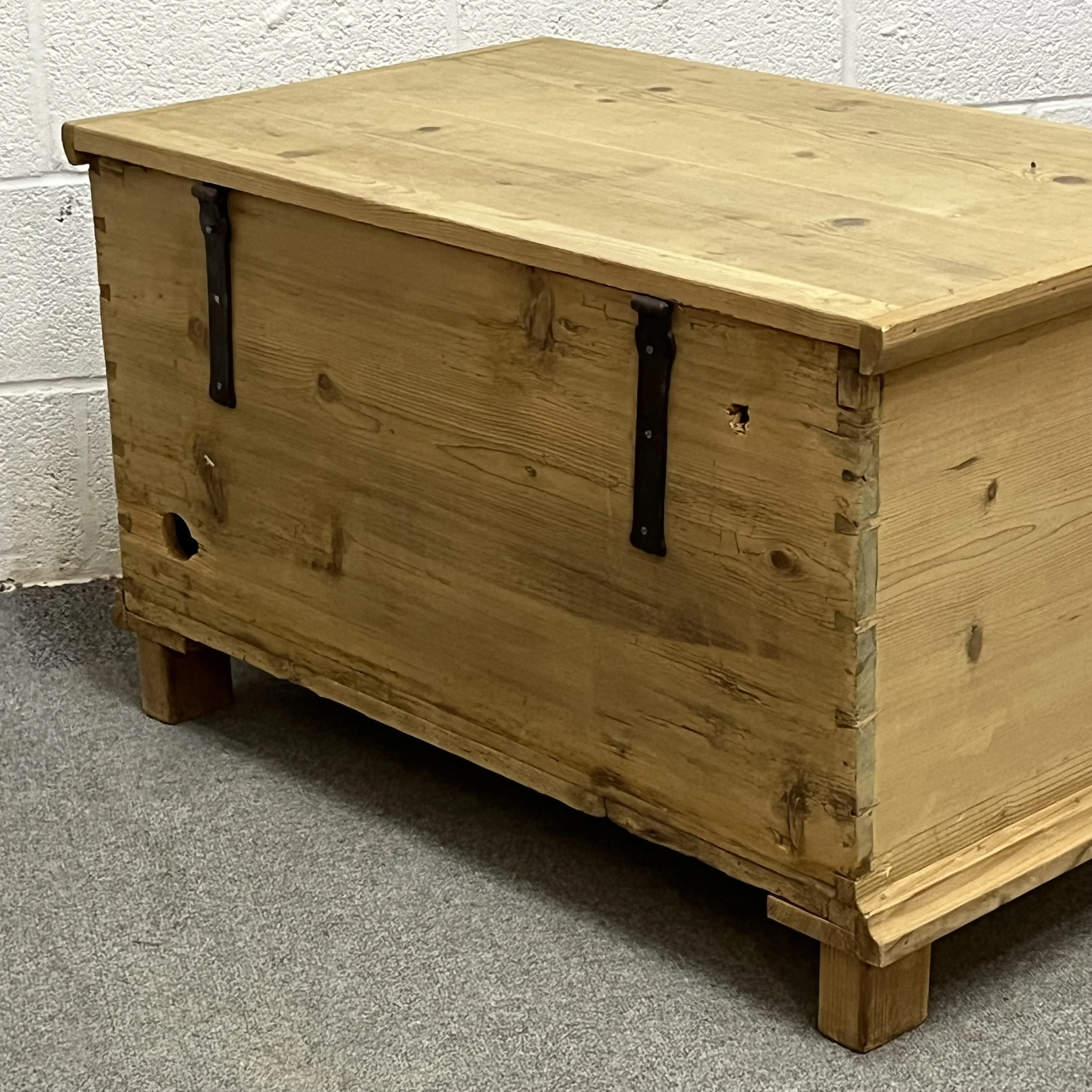 Old Pine Box TV Cupboard (V2104B) — Specialists In Beautifully