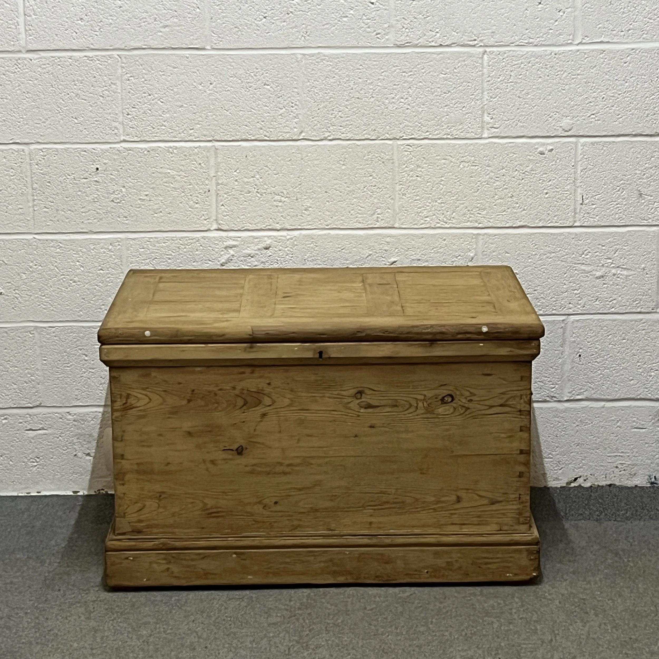 Very Deep Old Pine Carpenters Box