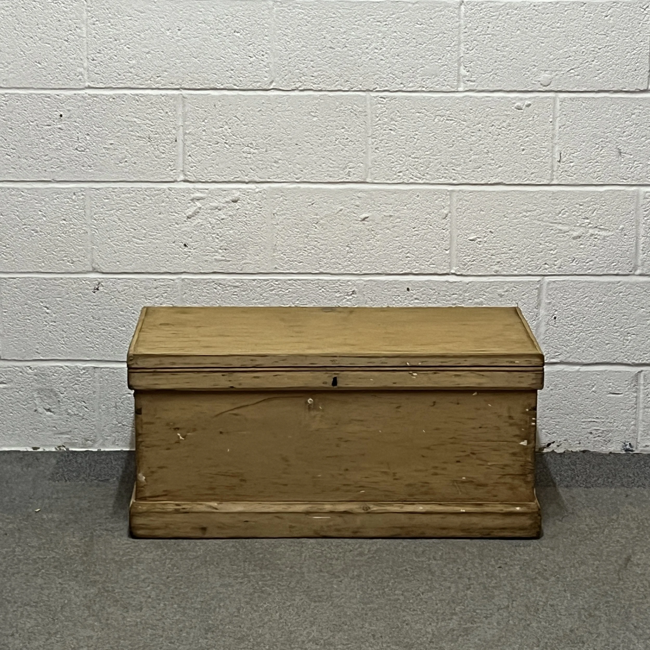 Old Pine Blanket Chest